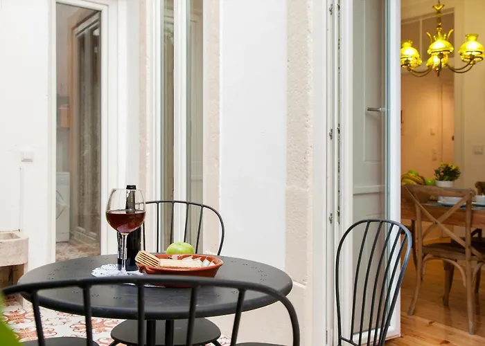 Principe Real Patio House Lissabon